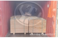 內(nèi)蒙古一批礦用湘潭電機車裝柜發(fā)往海外